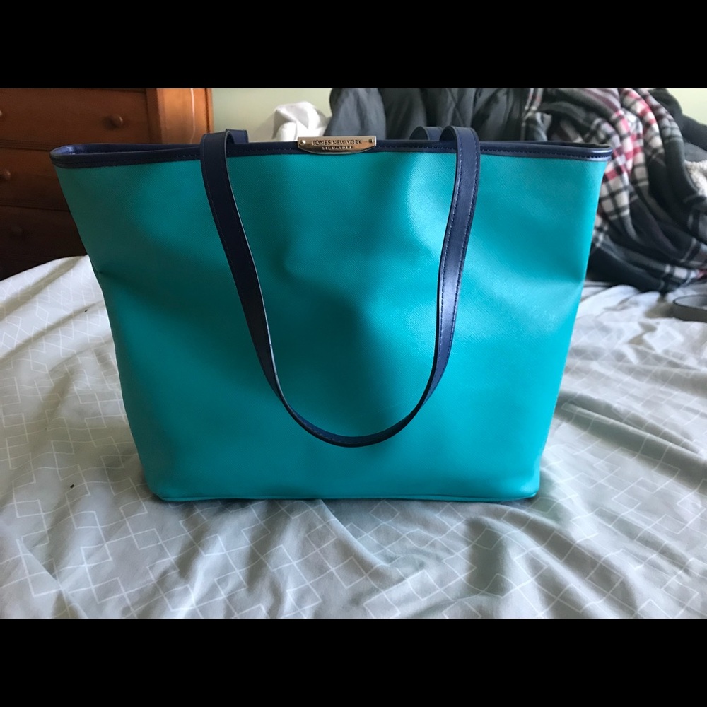 Jones New York tote